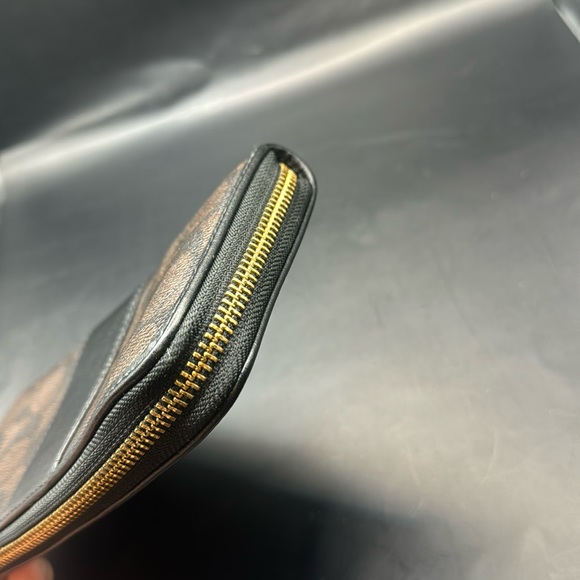 EUC- COACH Zip Around Long Wallet - Picture 11 of 12